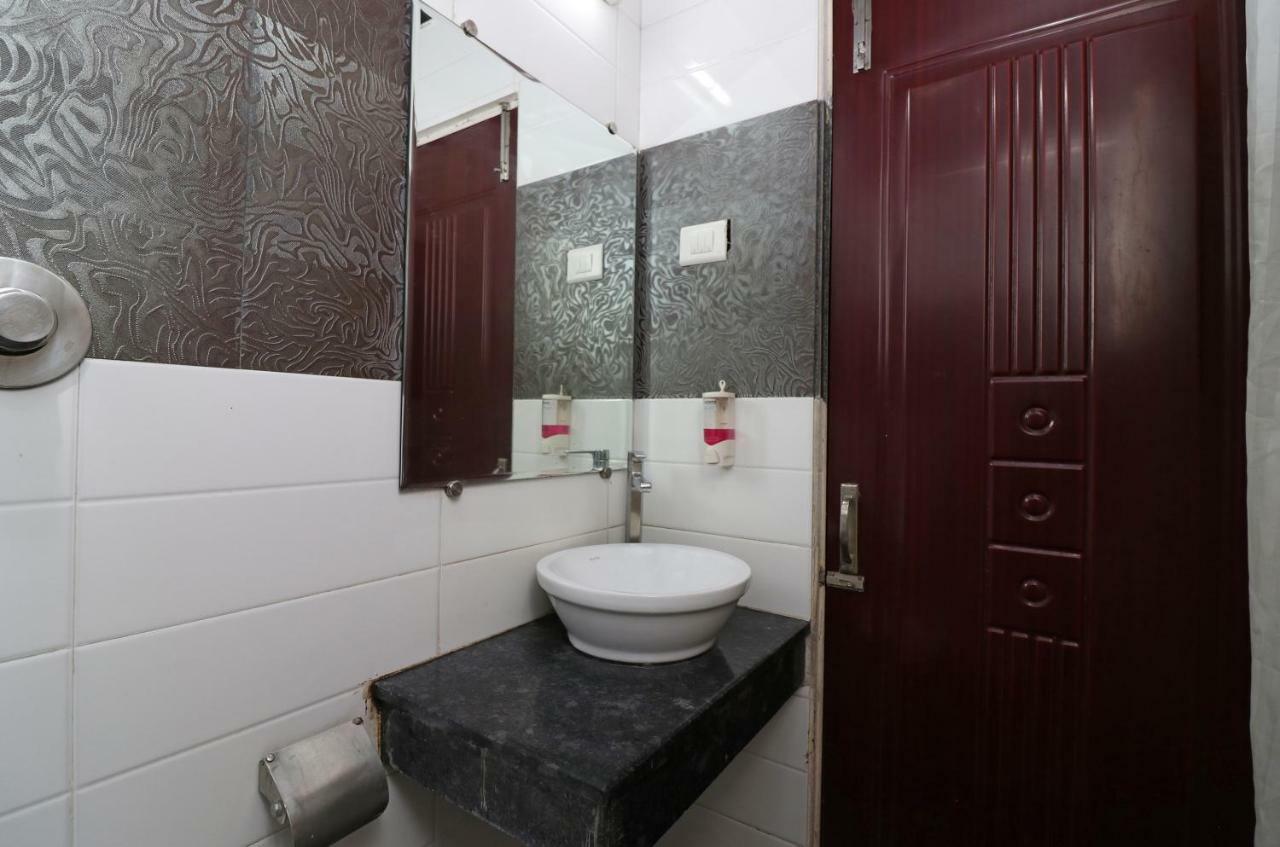 Oyo 22034 Hotel Kanisshk International Rourkela Bagian luar foto